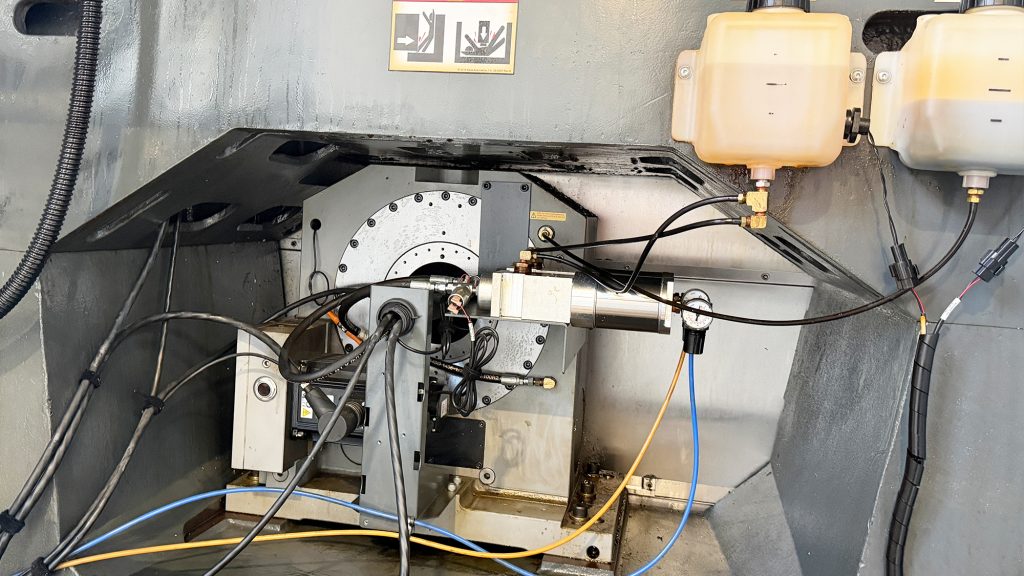 Used Haas UMC-750SS 5 Axis Machining Centre